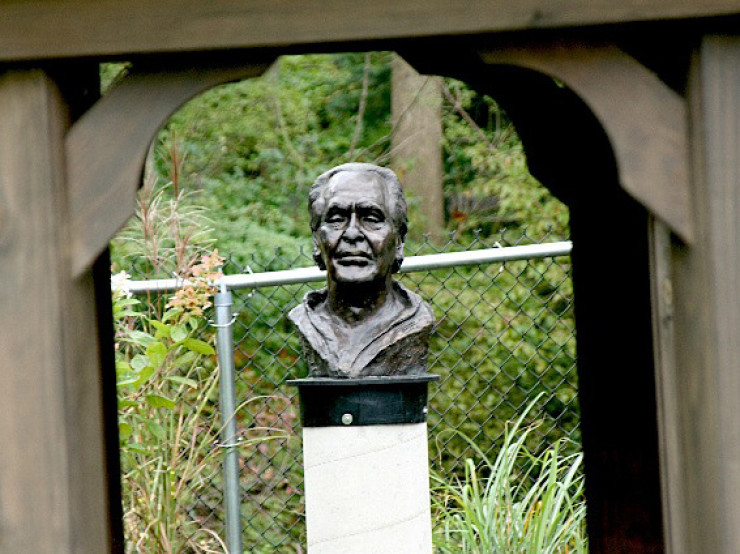 H.-H.-Swami-Rama | Alexander-Sculpture-Garden Clarence New-York